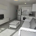 Апартаменти Aloha Garden Paradise View *
